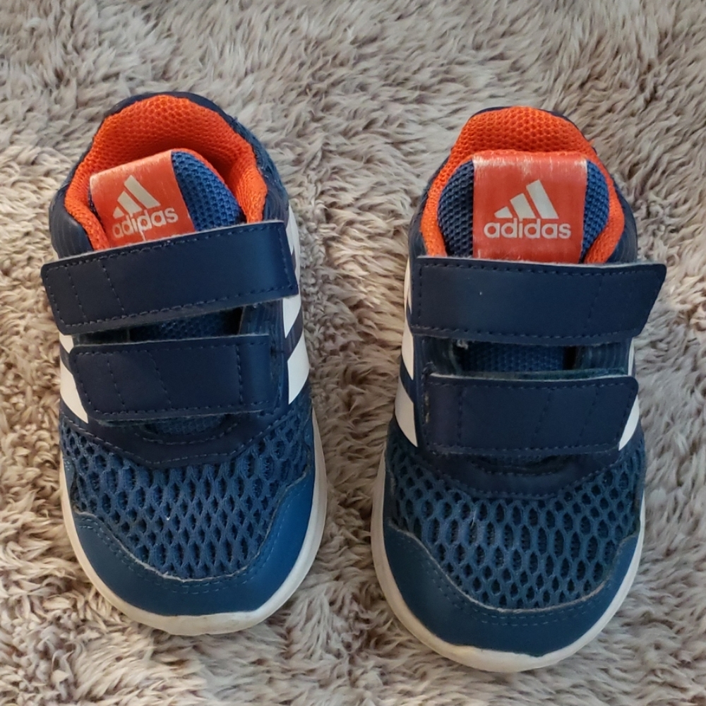 Adidas baby sneaker